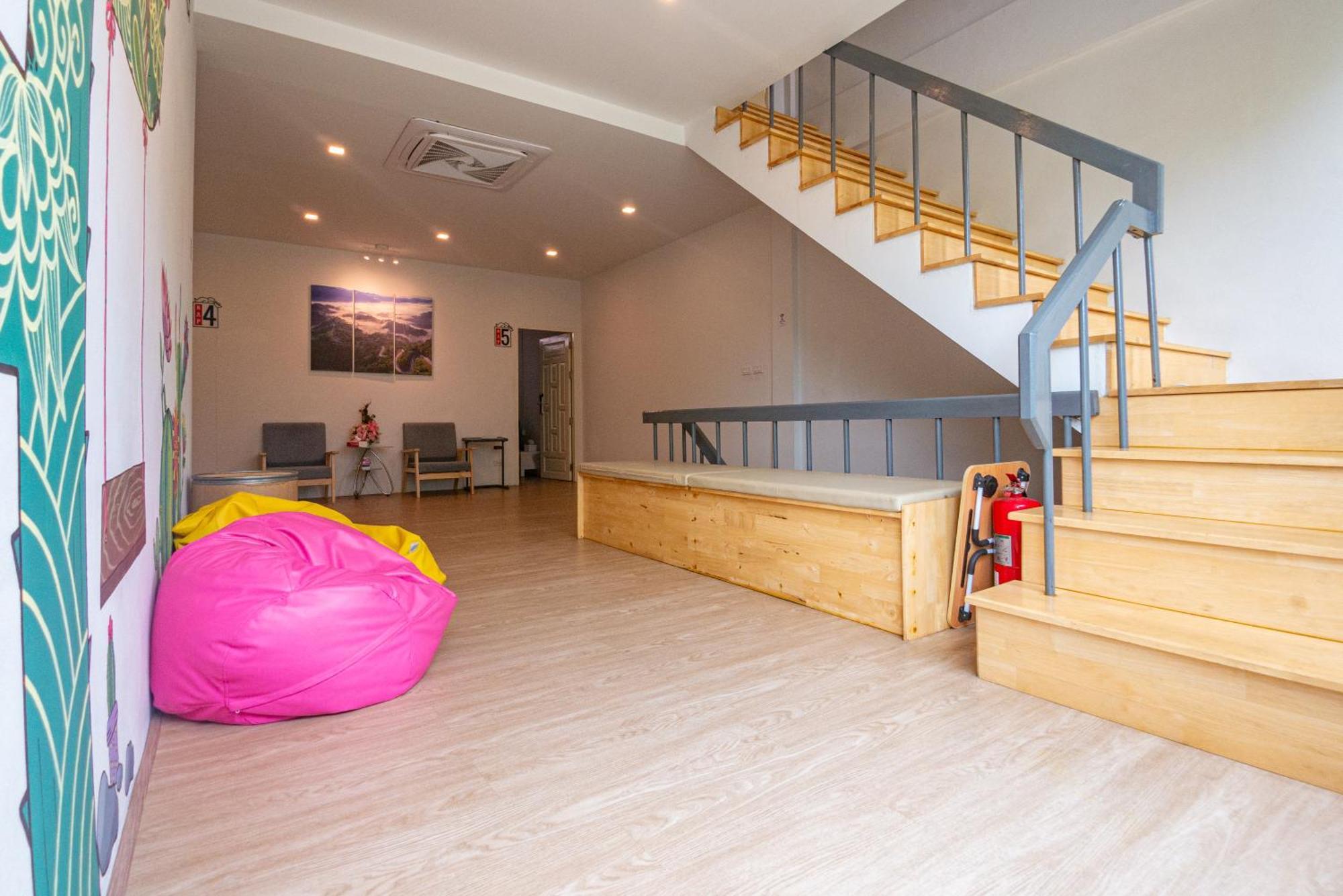 Paknap Hostel Nan Luaran gambar